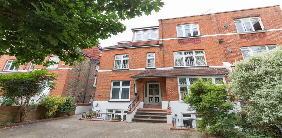 Modern Family Home Chatsworth rd, Brondesbury